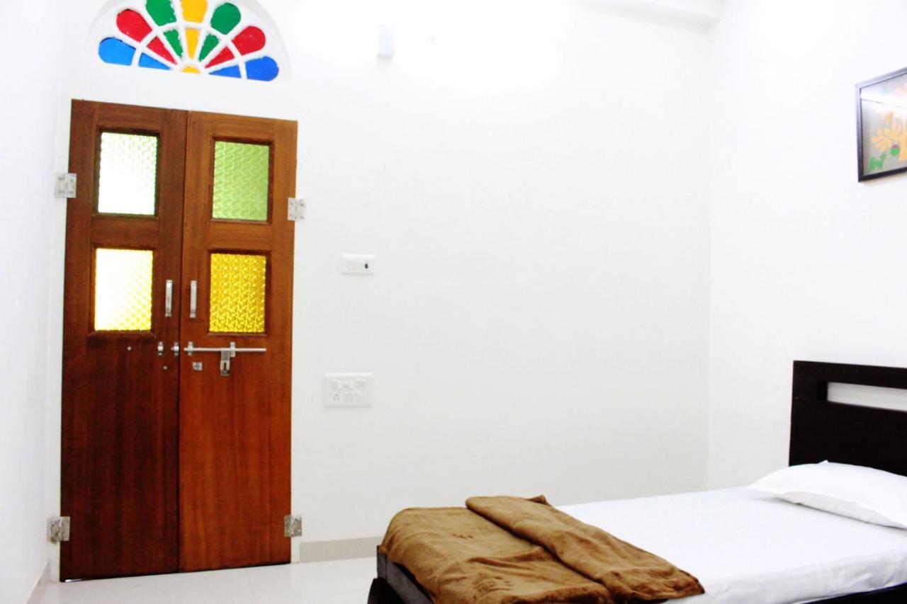 فندق Hindupura Residency ساواي مادهوبور المظهر الخارجي الصورة