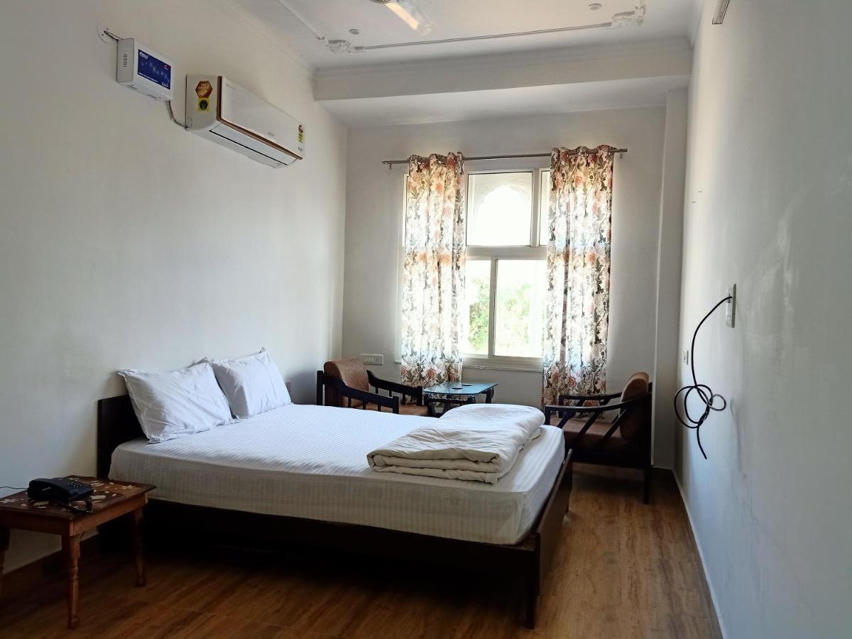 فندق Hindupura Residency ساواي مادهوبور المظهر الخارجي الصورة