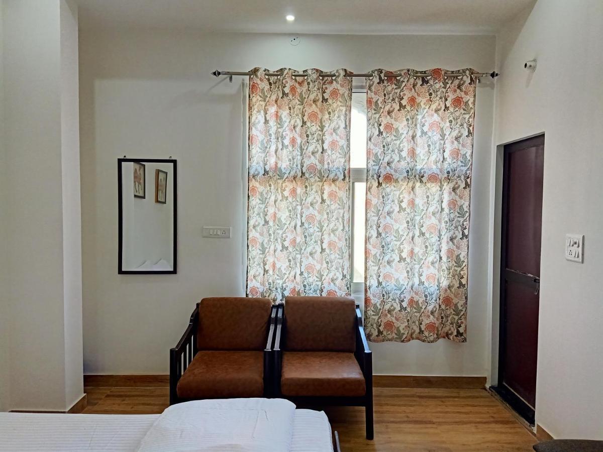 فندق Hindupura Residency ساواي مادهوبور المظهر الخارجي الصورة